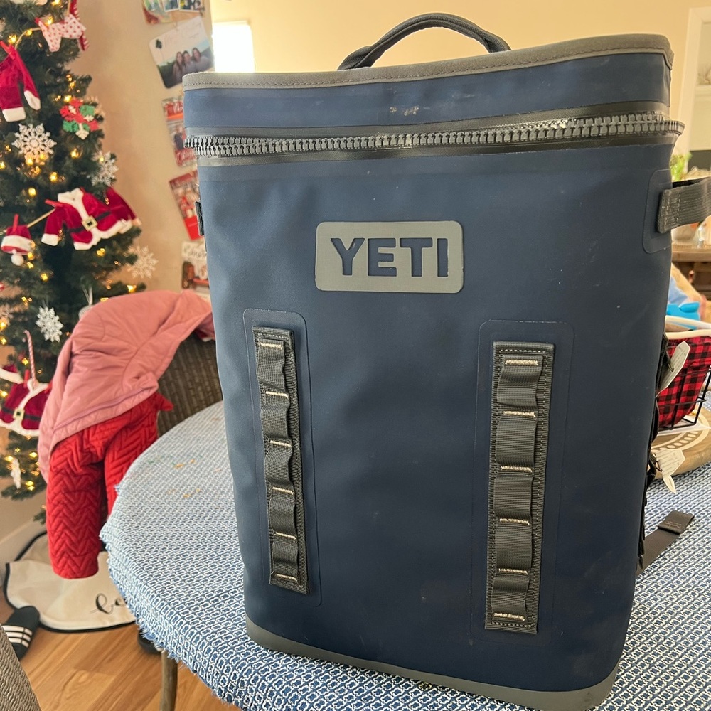 Yeti 24 Hopper backpack - navy